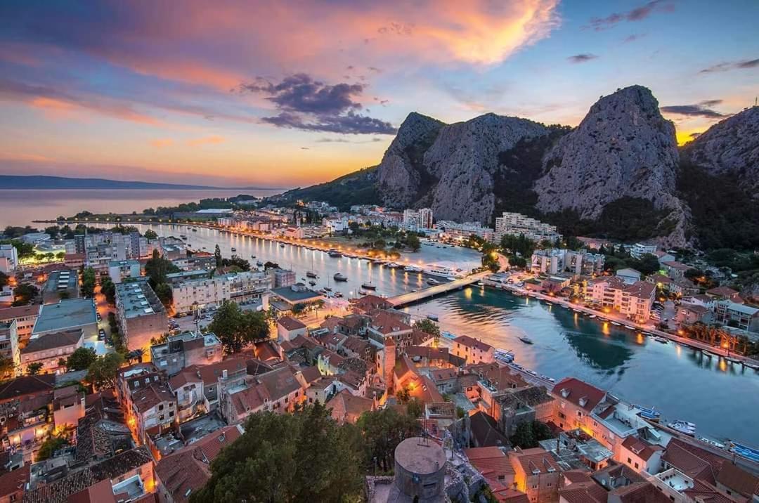 Appartamento Amazing Sea View Omiš Esterno foto